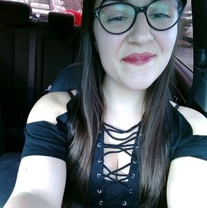 Meet your Posher, Cassie